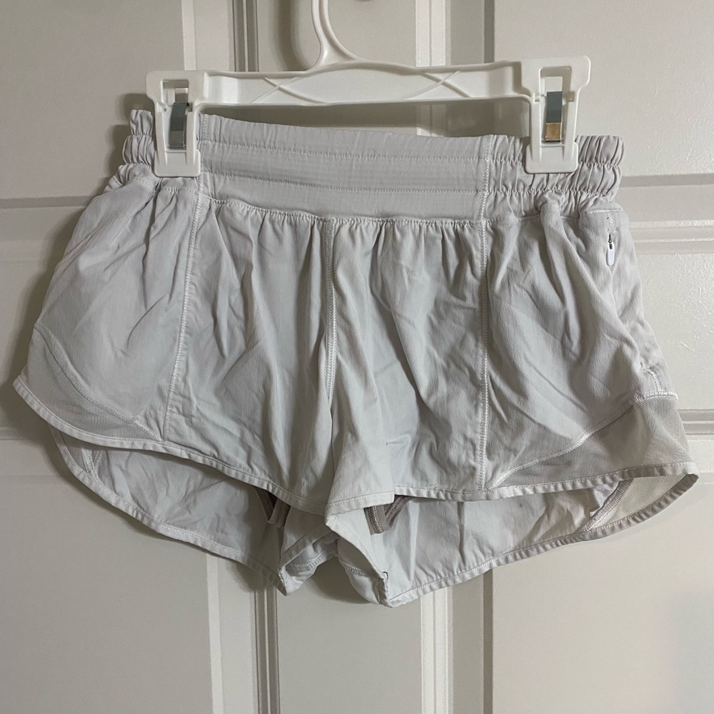 Lulu lemon hotty hot 2.5 running shorts